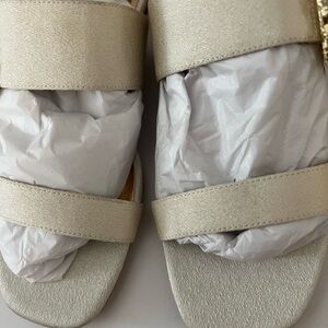 Badgley Mischka Metallic Cream Satin like upper Slide Sandals Size 6 New